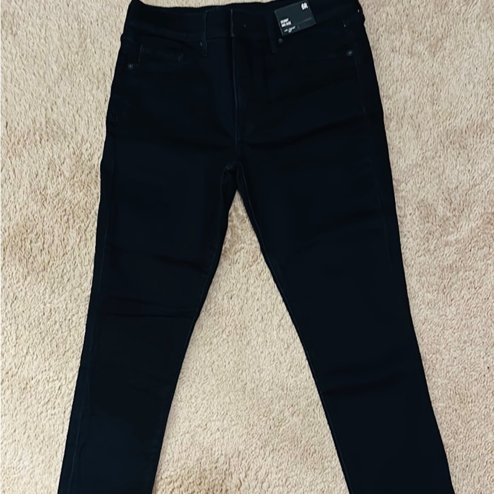 Size 6R women’s Express jeans. They are dark Navy. NWT